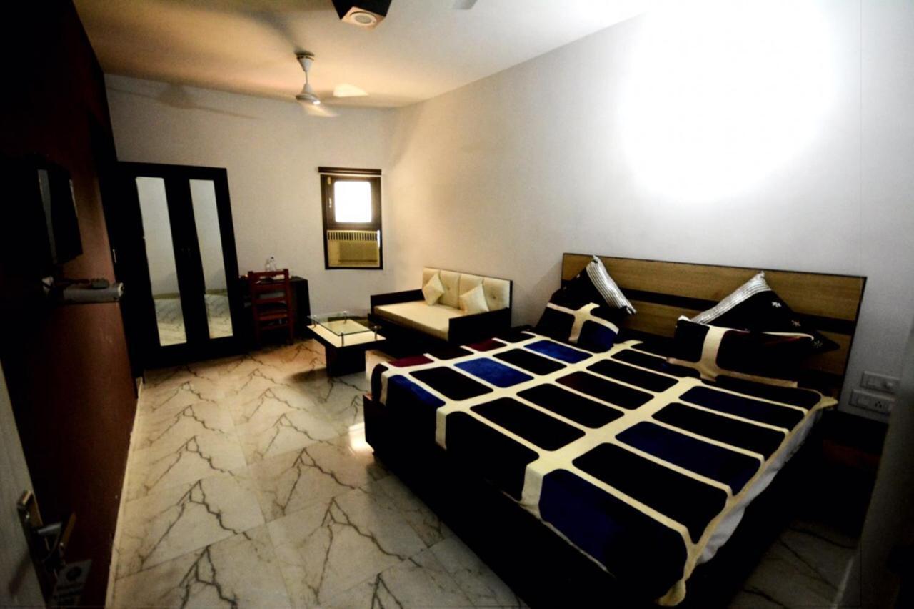 Hotel Mehra Inn Amritsar Exterior photo